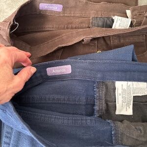 Gloria Vanderbilt jeans. size 10 ladies.